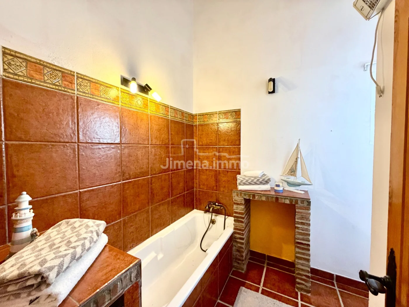 Casa de campo con piscina y jardín