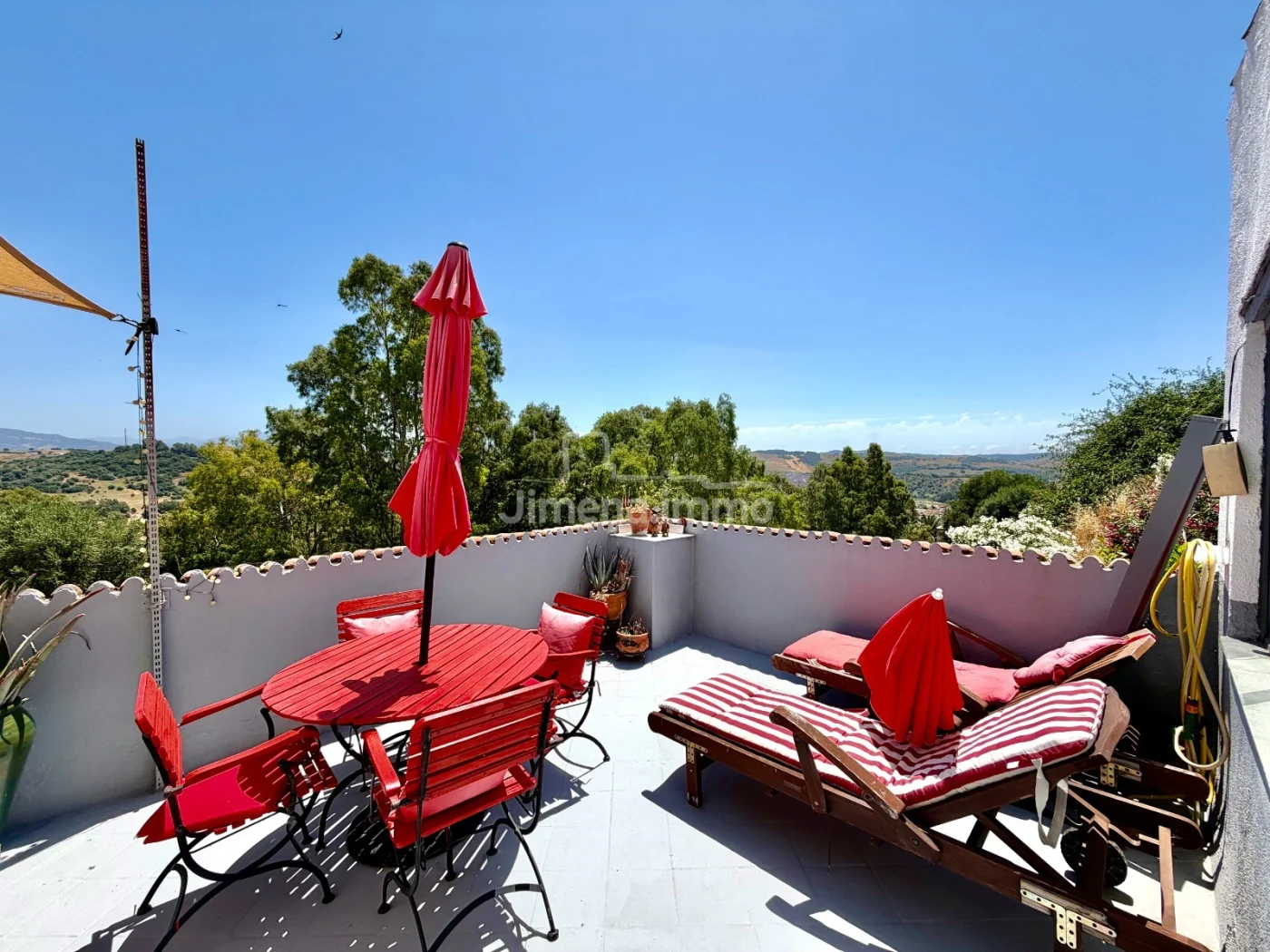 Propiedad con terraza y preciosas vistas
