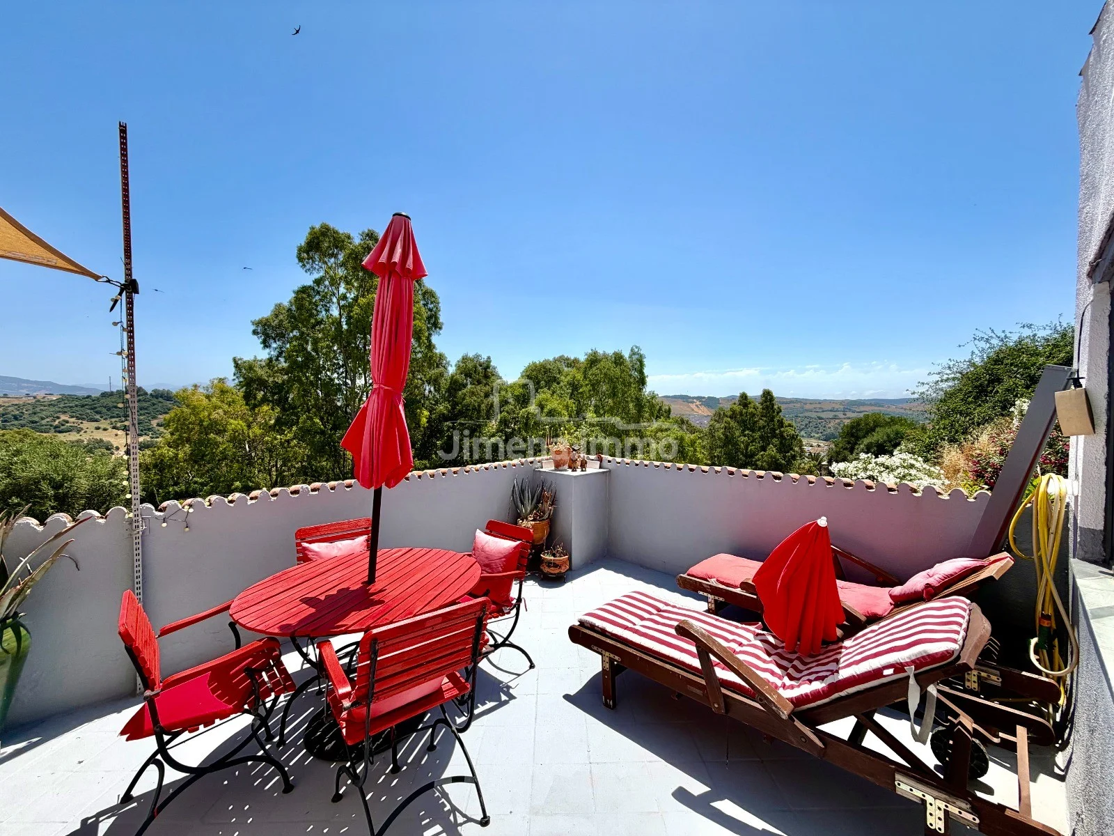 Propiedad con terraza y preciosas vistas