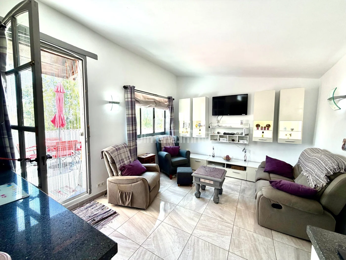 Propiedad con terraza y preciosas vistas