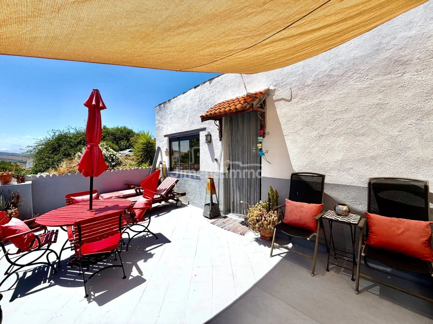 Propiedad con terraza y preciosas vistas