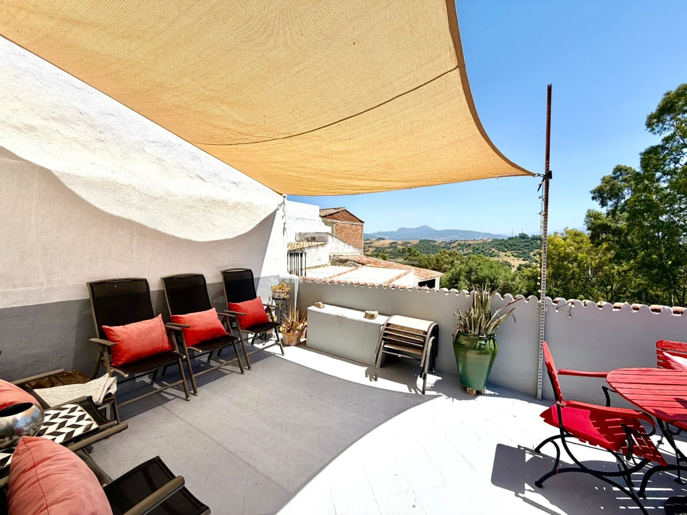 Propiedad con terraza y preciosas vistas