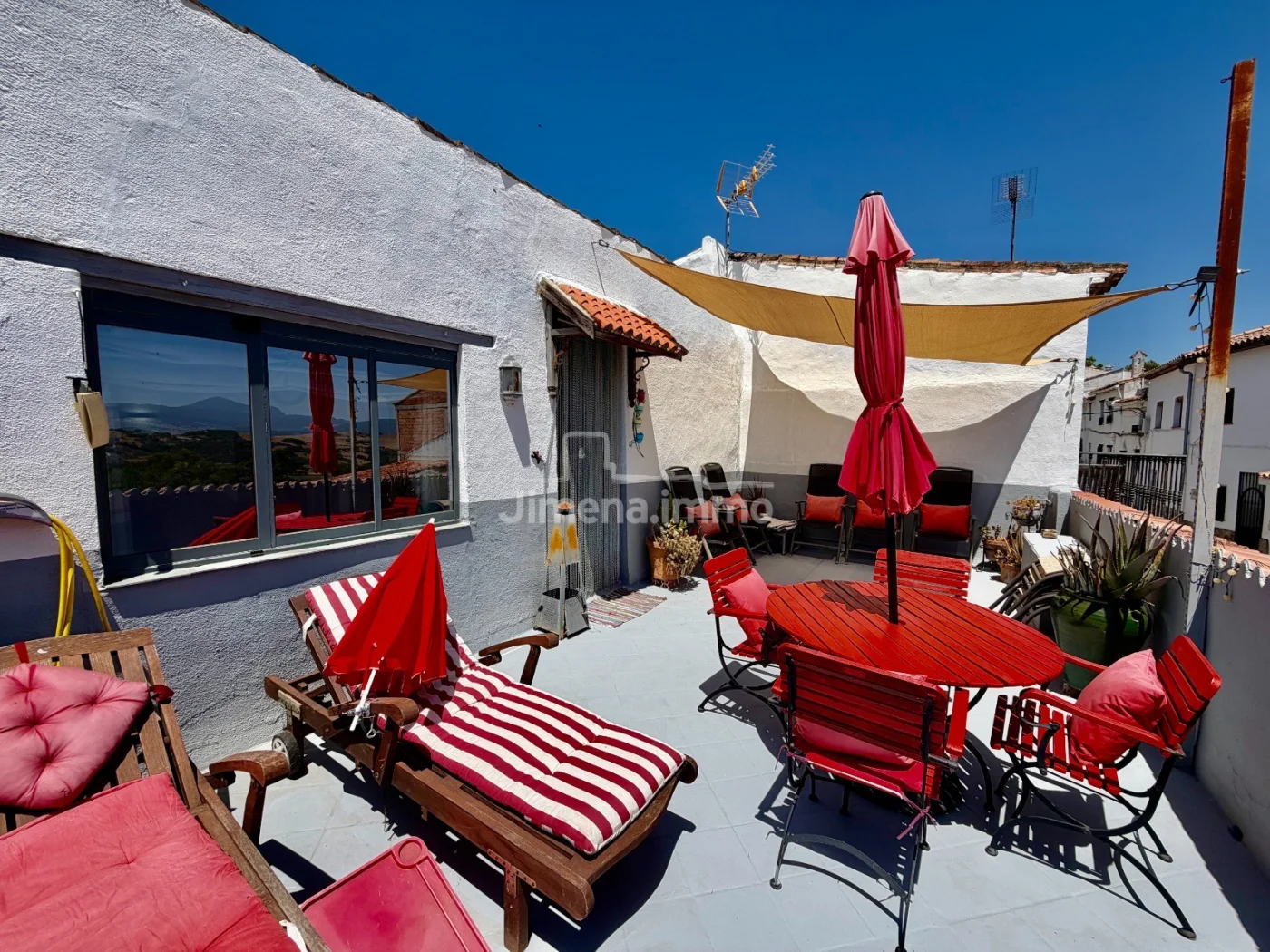 Propiedad con terraza y preciosas vistas