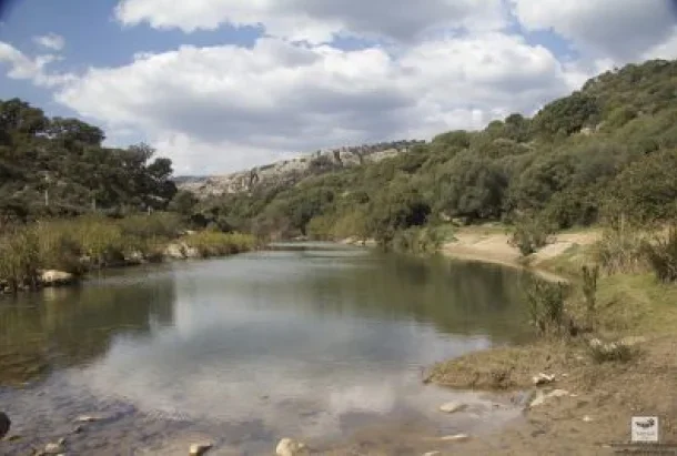 Sendero del río hozgarganta